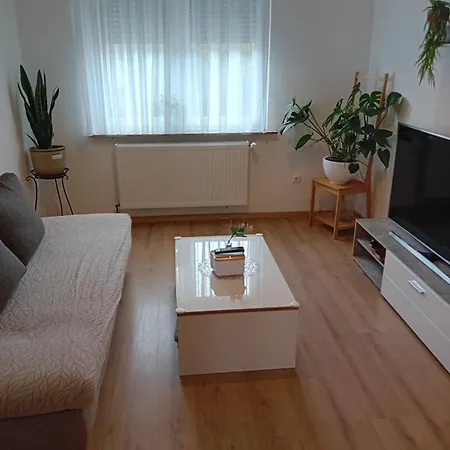 Hristian Apartamento *